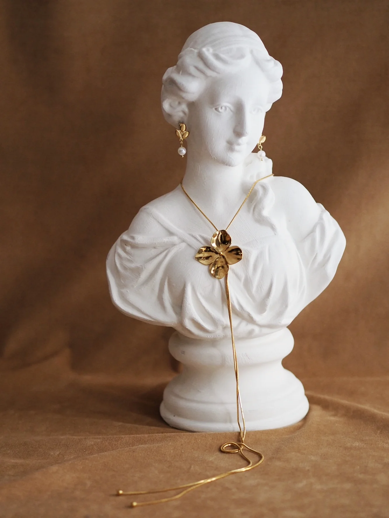 Adjustable Flower Necklace - Image 4