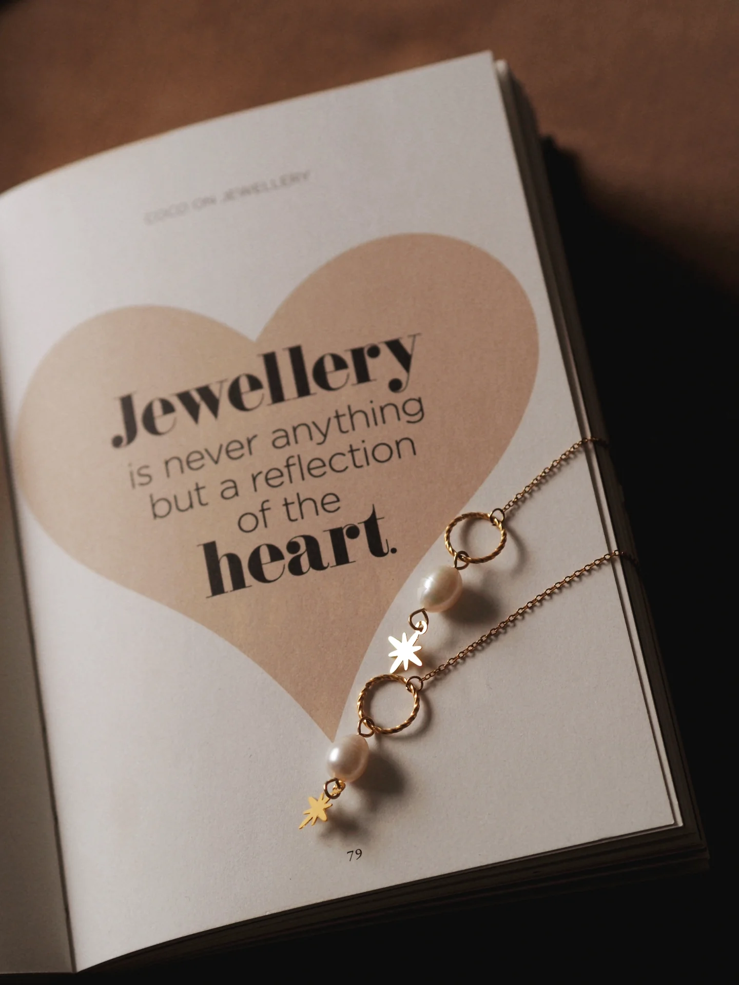 Andrea Atlas Signature Chain Earrings N°47 in Gold - Image 3
