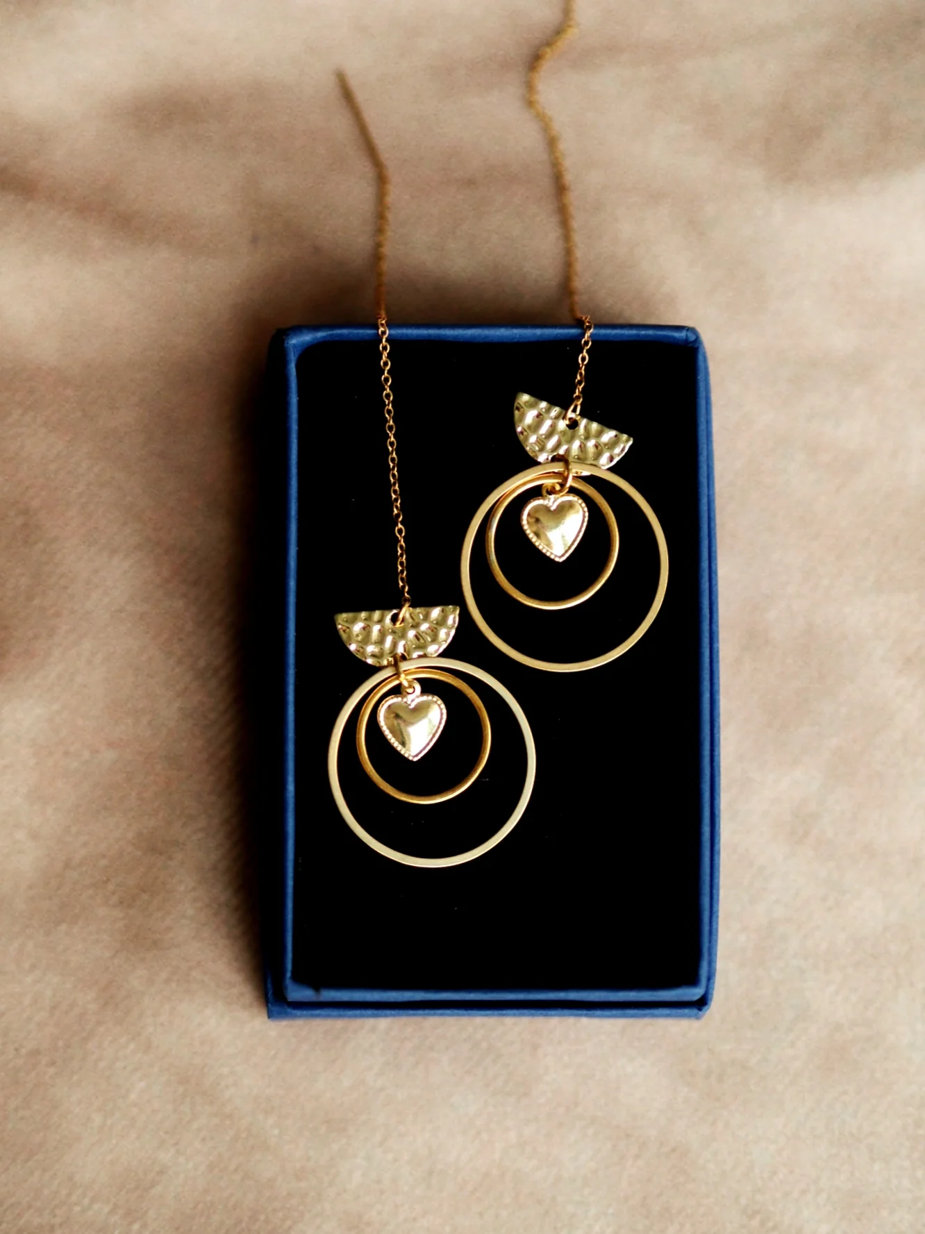 Atlas Signature Chain Earrings N°77 in Gold - Image 2