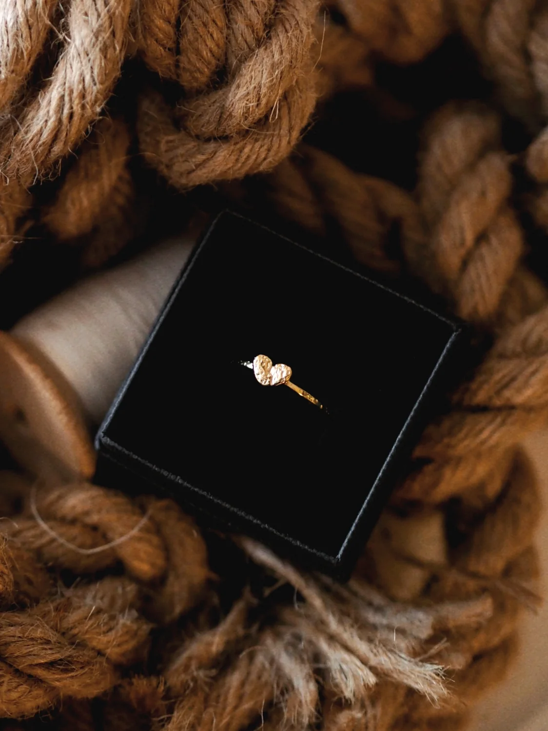 Beautiful Delicate Heart Ring Gold - Image 3