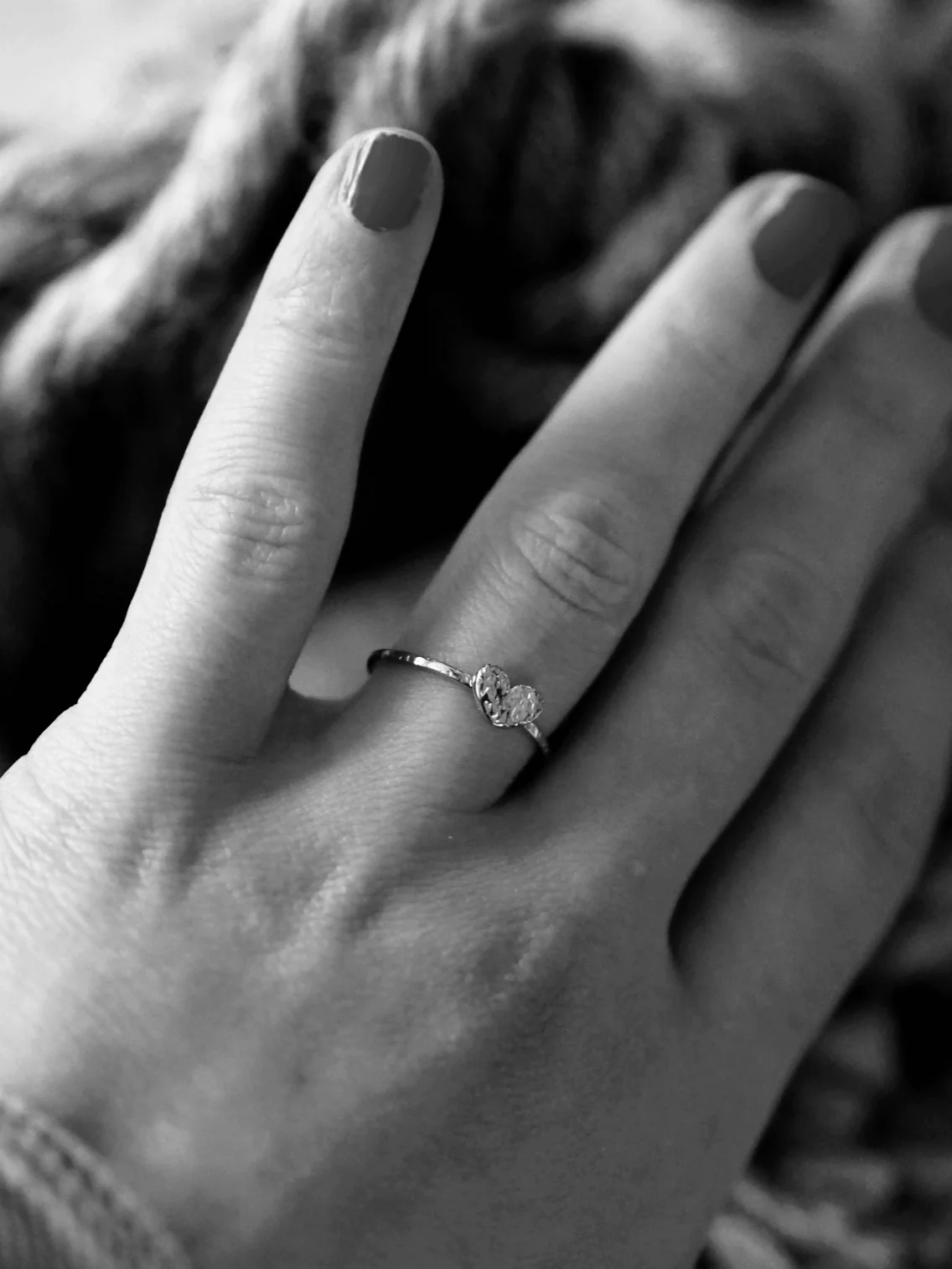 Beautiful Delicate Heart Ring Gold - Image 4