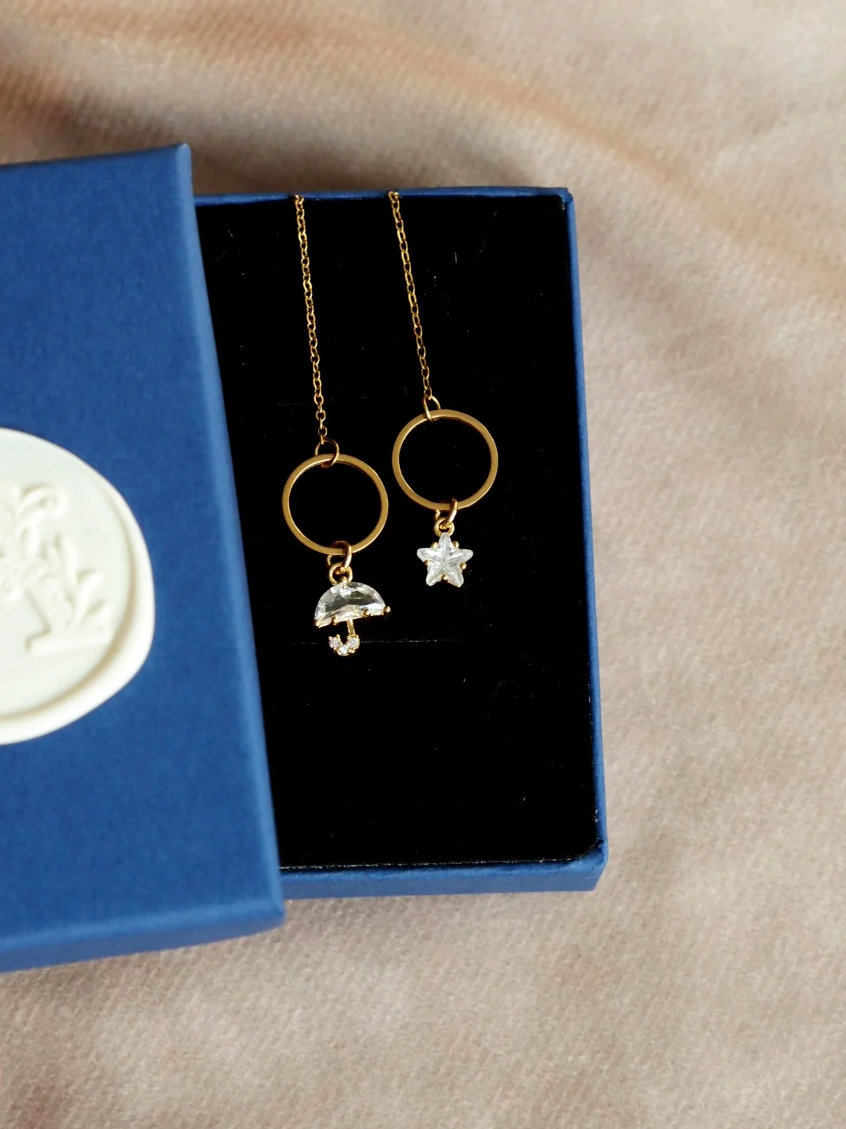 "Dancing In The Rain Mini" Signature Chain Earrings in Gold