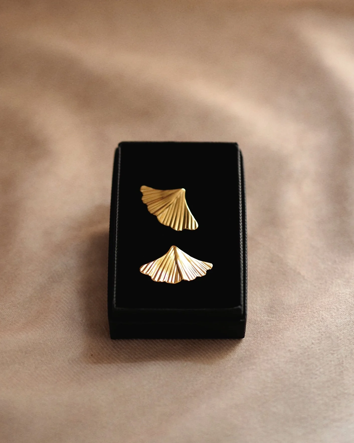 Single Ginkgo Leaf Earrings in Gold - Image 3