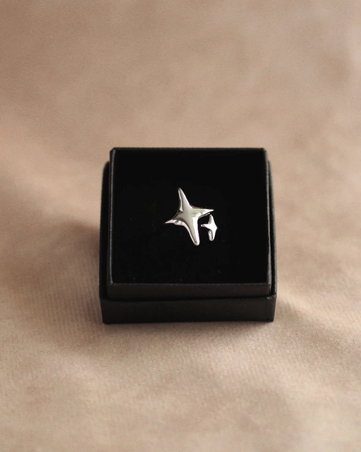 Lyra Open Star Ring in Silver