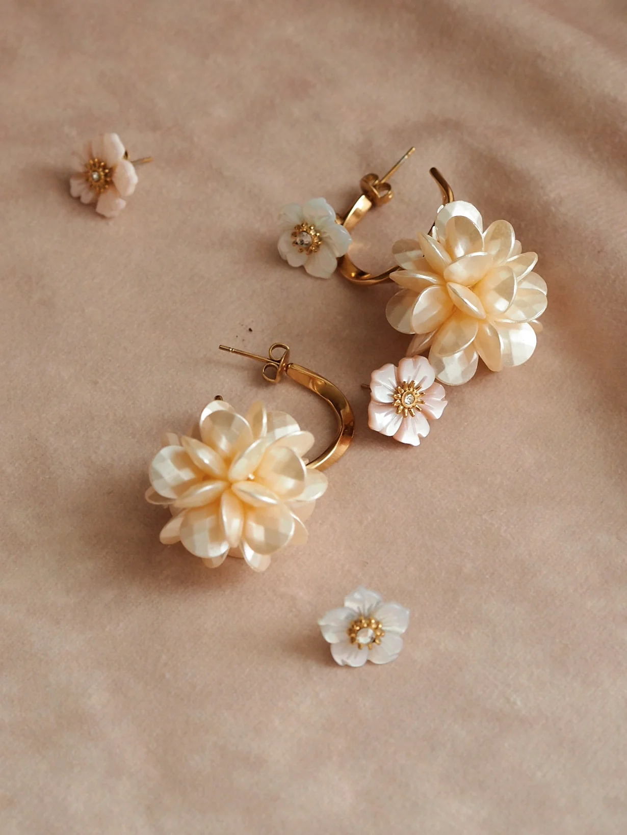 Florence Stud Earrings / White - Image 2