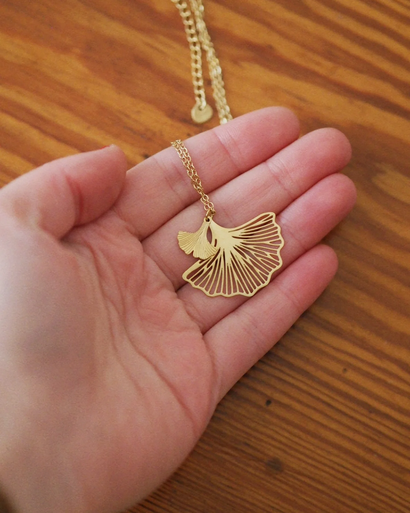 Ginkgo Leaf Necklace Gold - Image 2