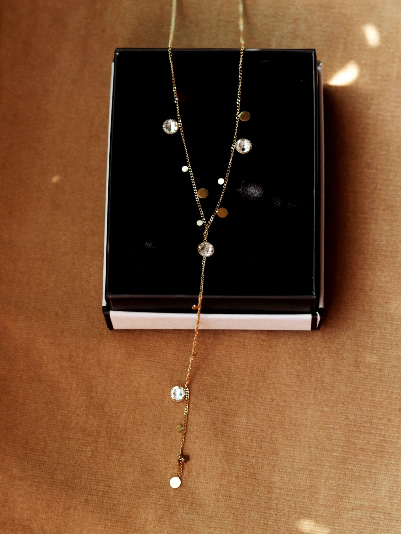 Lumira Necklace Swarovski Stones White - Image 3