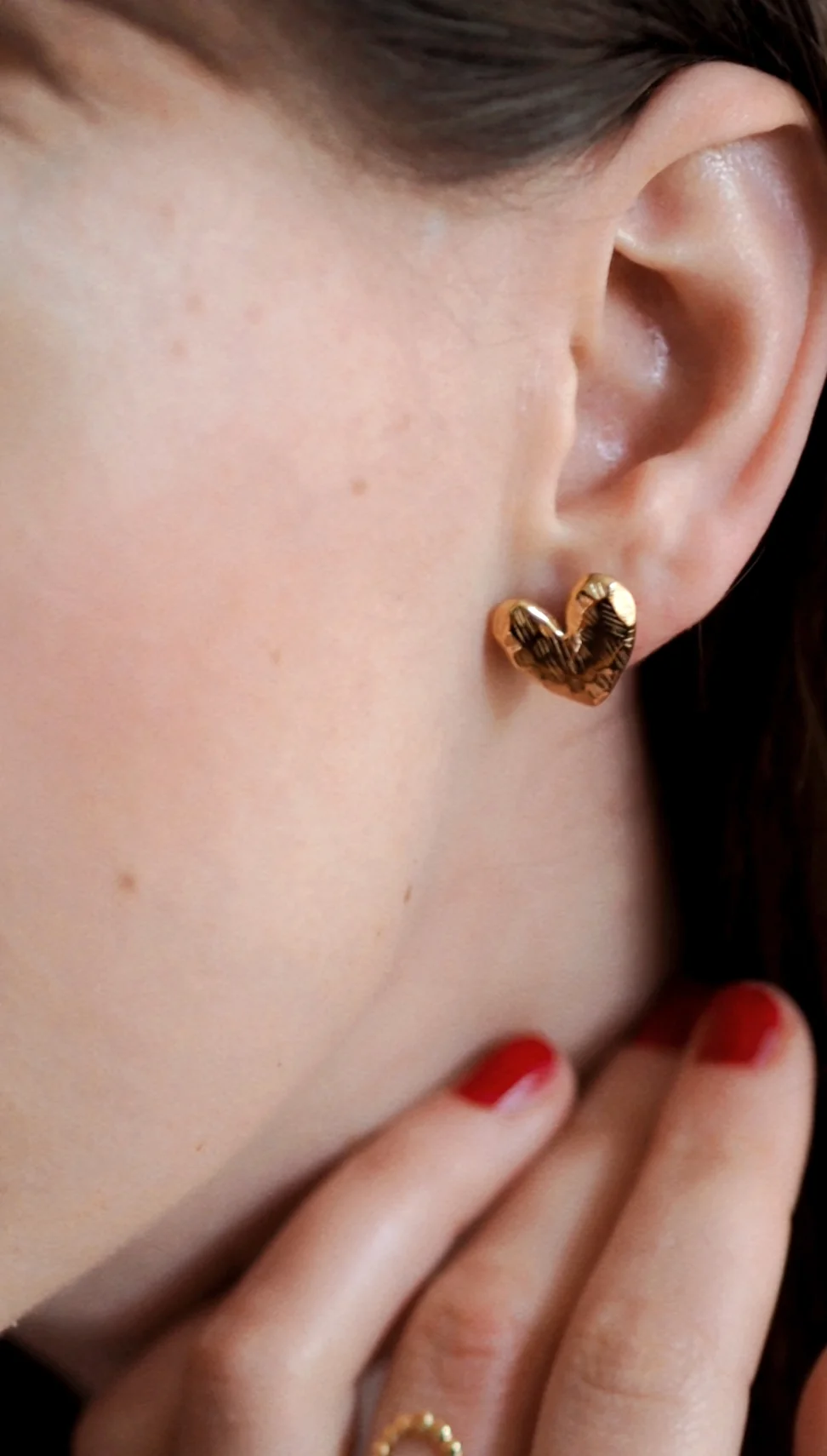 Maja Heart Earrings Gold - Image 4