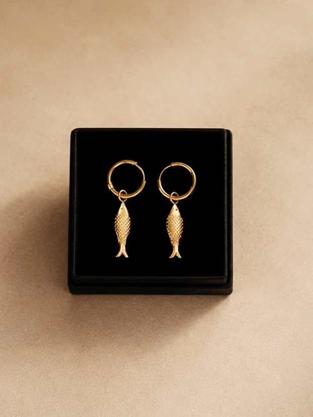 Elegant Fish Earrings in Gold - Image 3