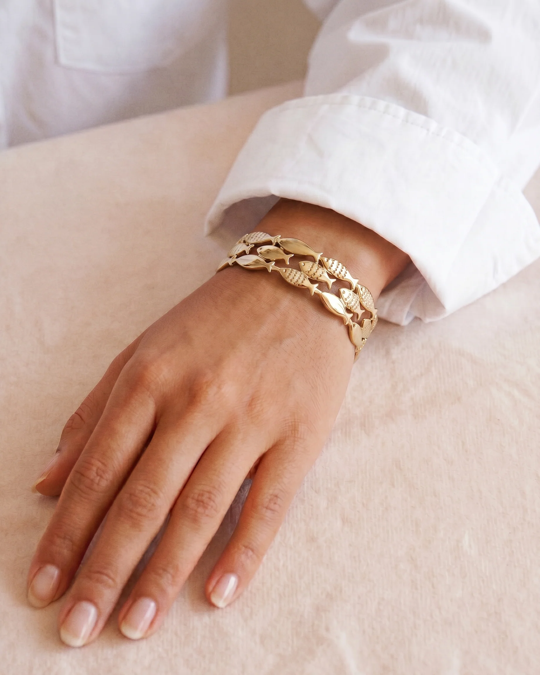 Marina School of Fish Bangle in Gold - Image 2