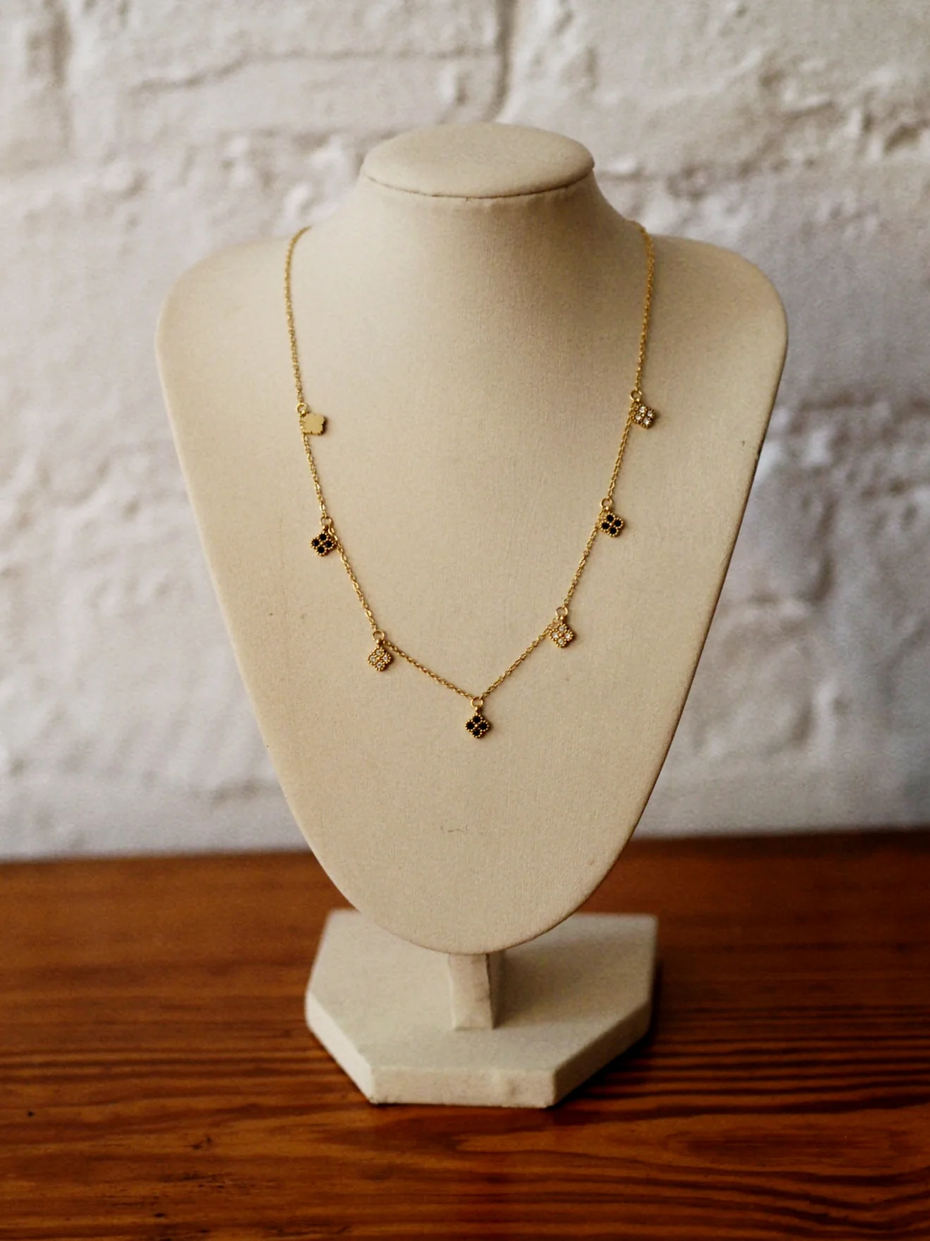 Monica Dark Green & White Necklace Gold - Image 2