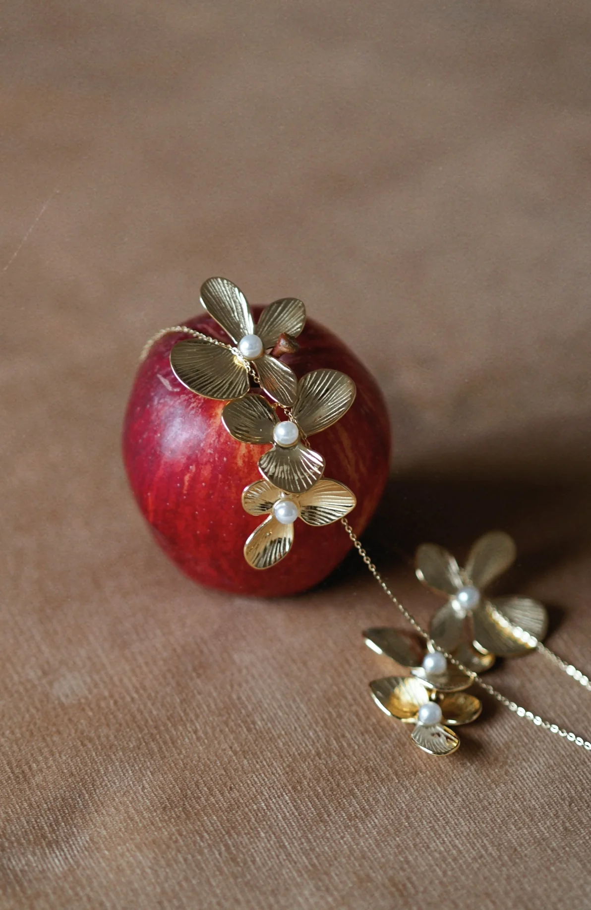 New Lightweight Apolline Earrings Gold - Image 2