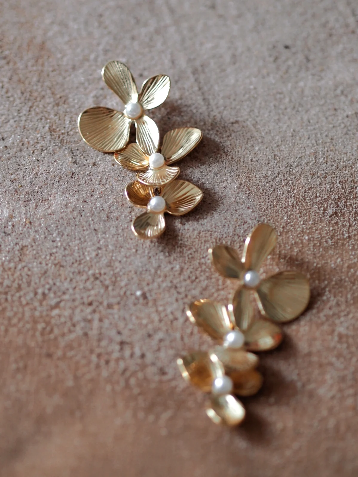 New Lightweight Apolline Earrings Gold - Image 4