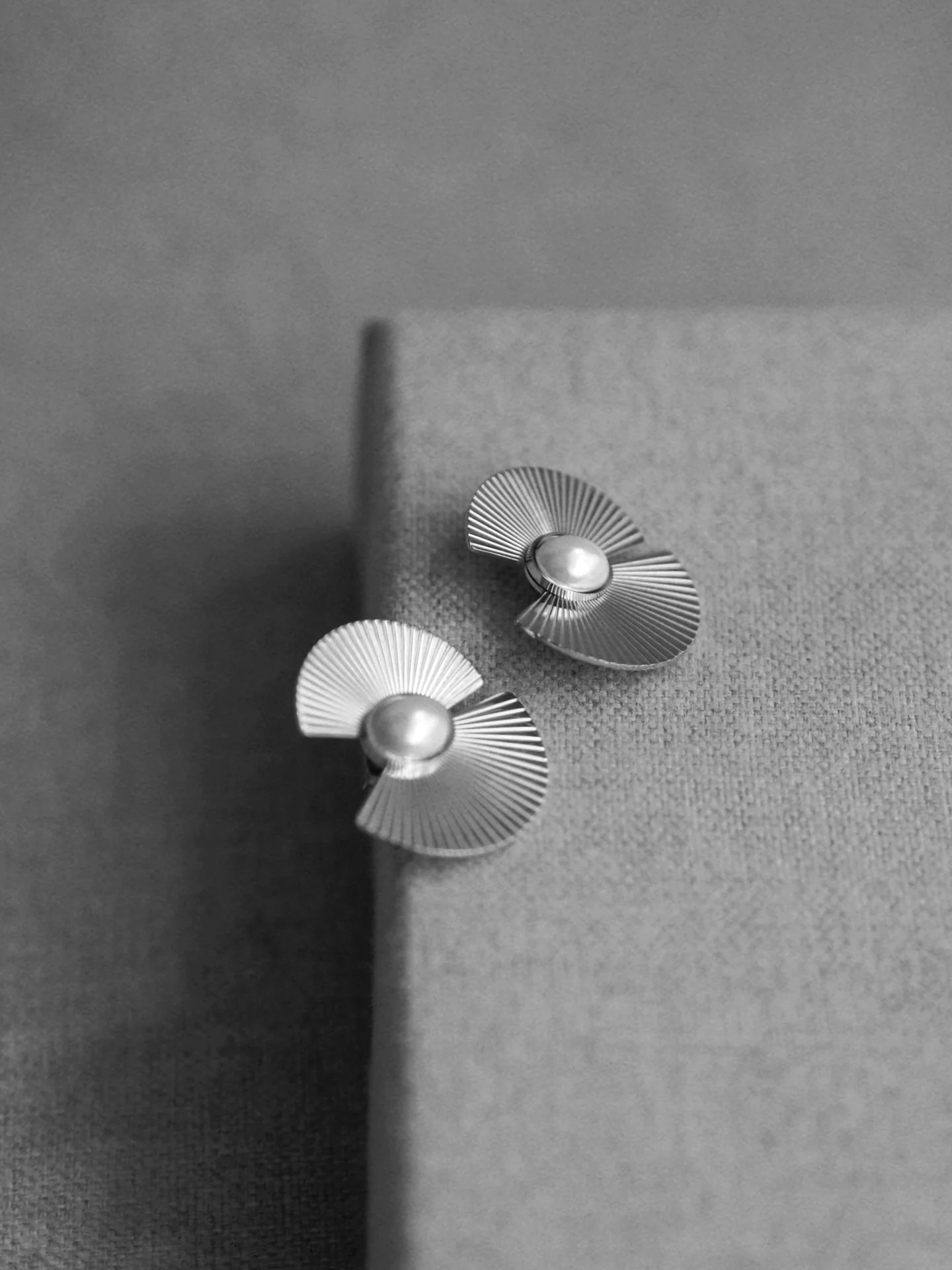 Pearl Fan Earrings in Silver - Image 3