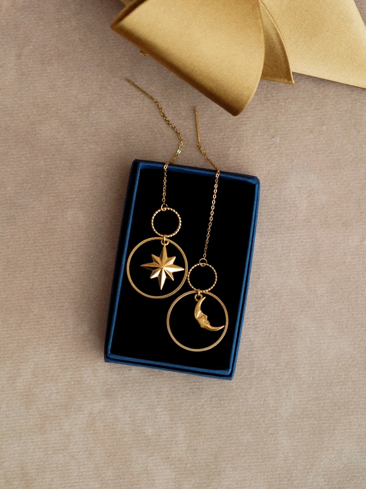Selene Chain Earrings in Gold / Sparkle Limited Collection - Image 4