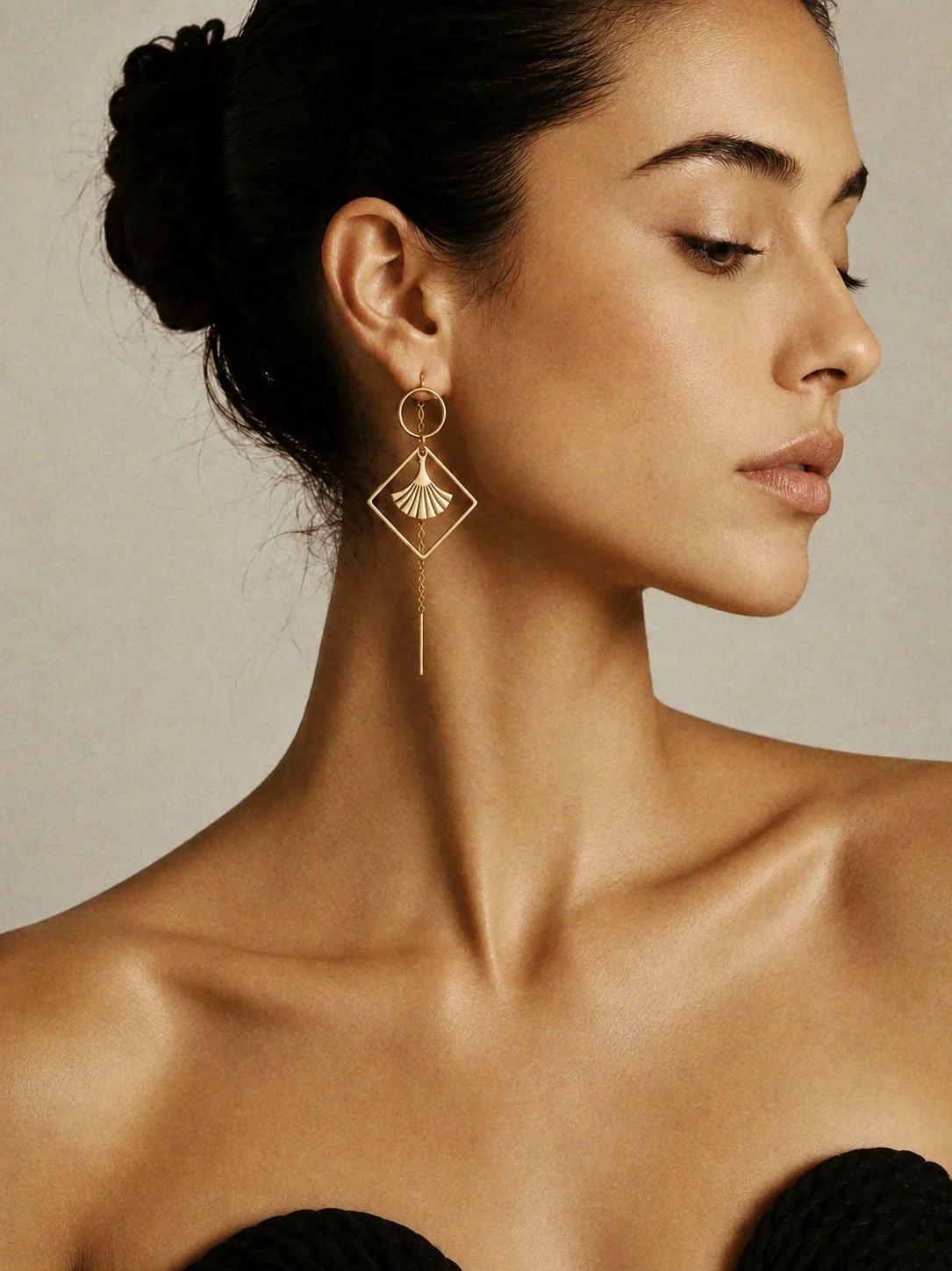 Signature Chain Earrings / Golden Era Limited Edition in Gold - Image 3