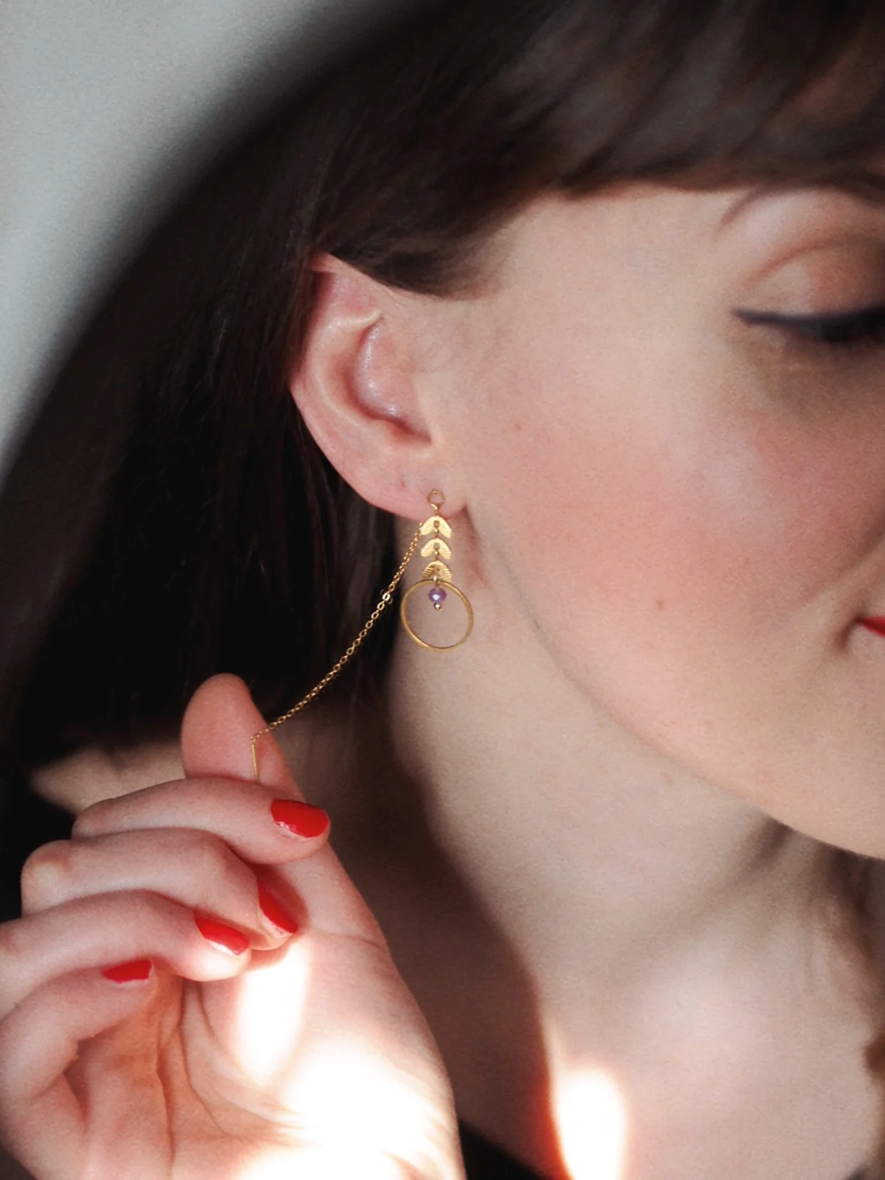 Signature Chain Earrings N°52 in Gold - Image 4