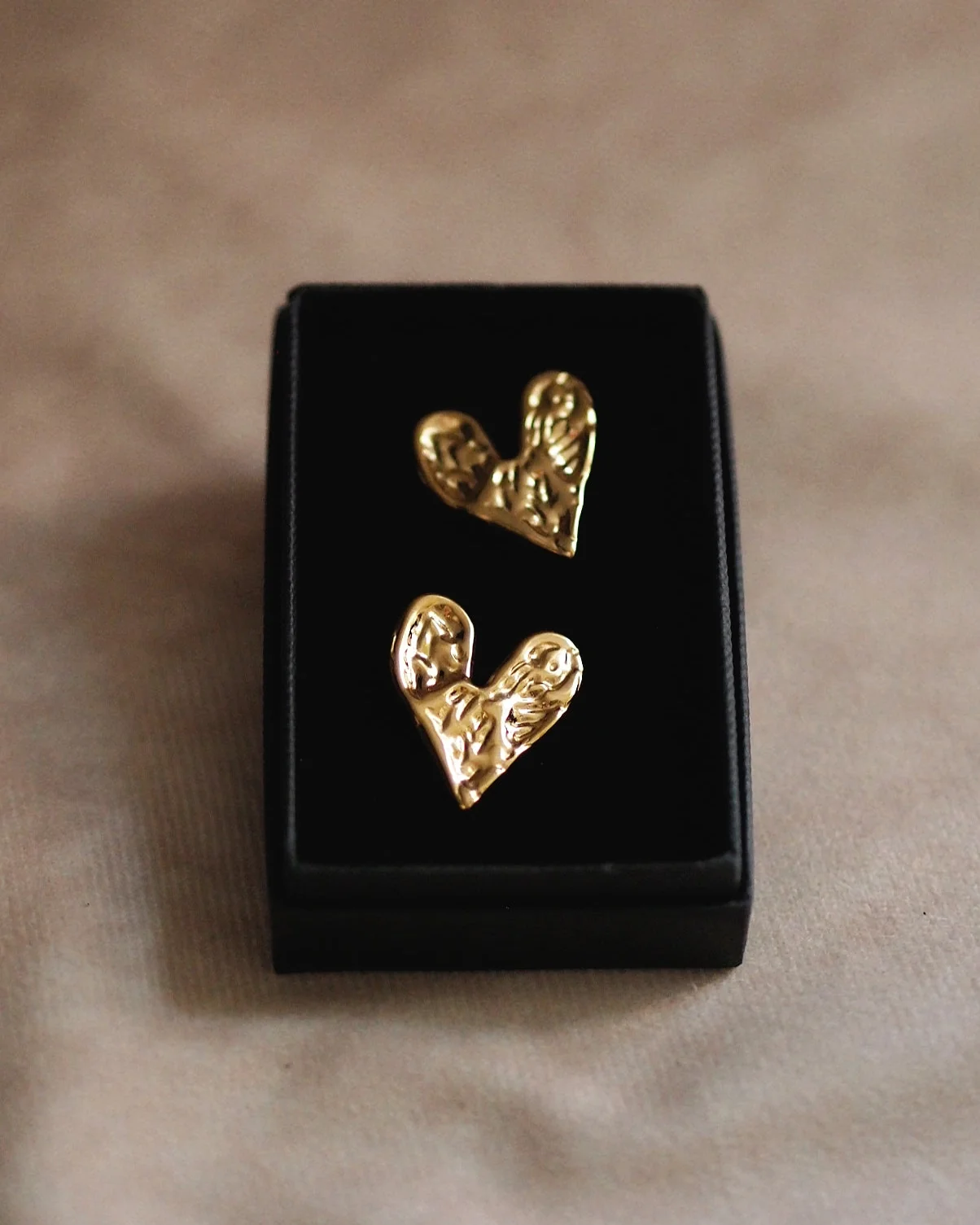 Caroline Heart Earrings in Gold - Image 3