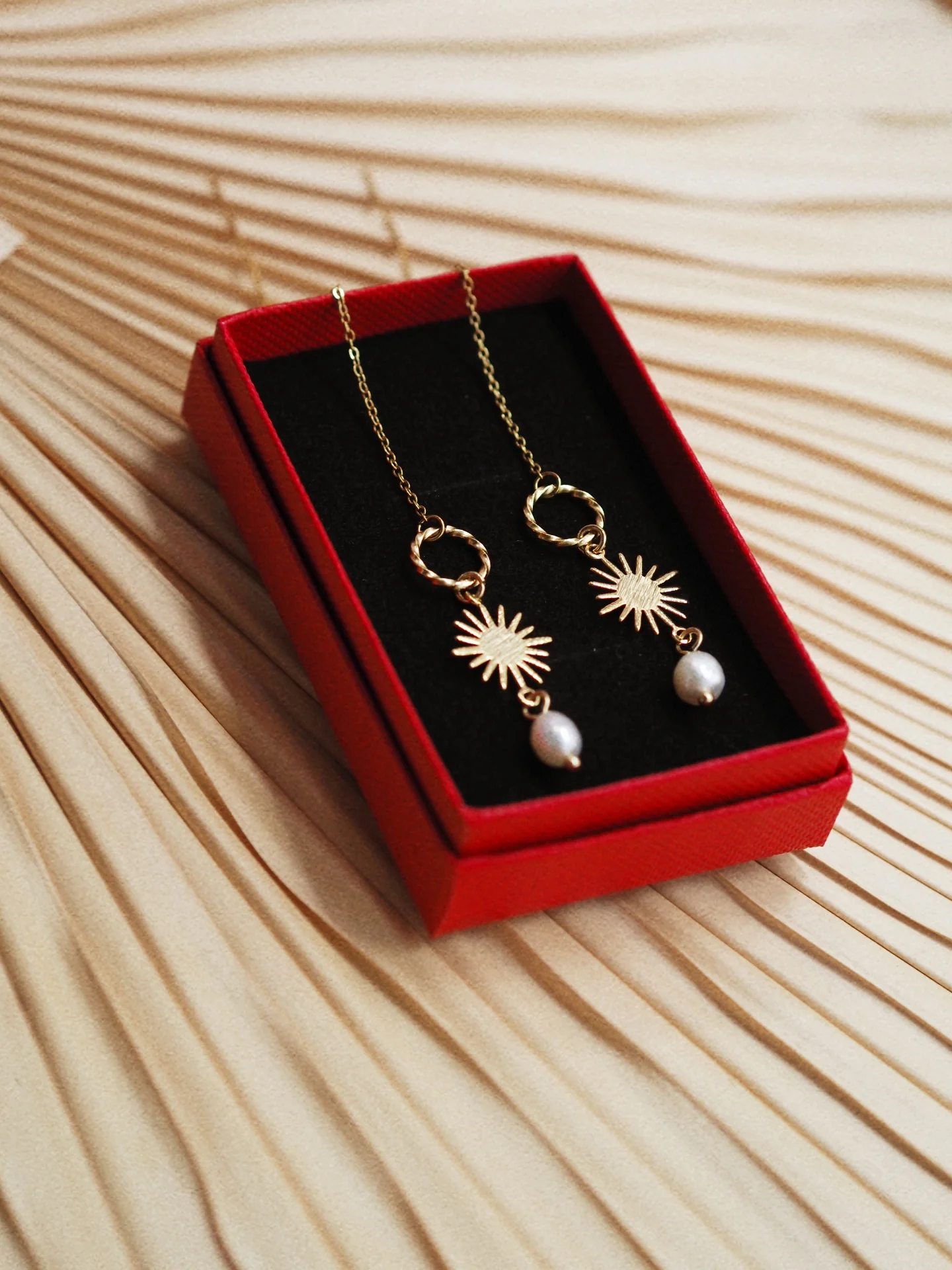 Summer Catch Chain Earrings in Gold / N°9