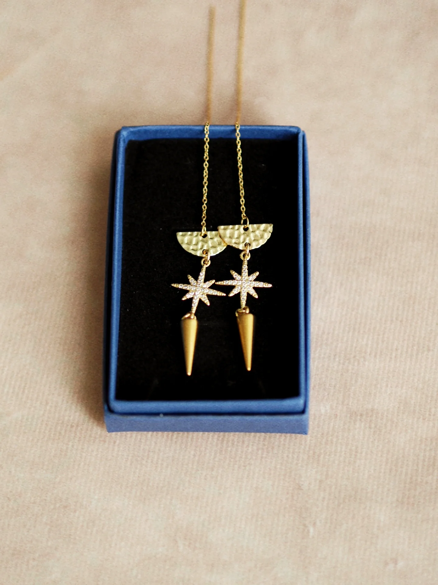 Supernova Chain Earrings in Gold / Sparkle Limited Collection - Image 2