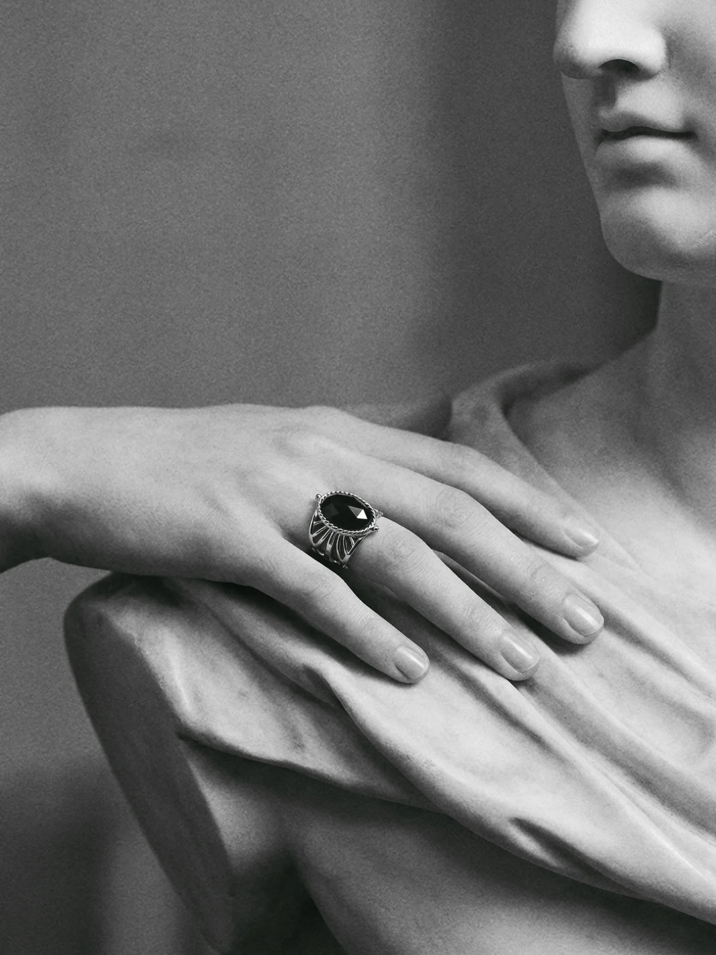Unique Onyx Ring Gold - Image 6