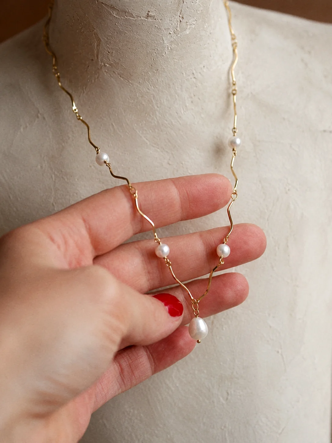 Unique Pearl Necklace Gold - Image 2